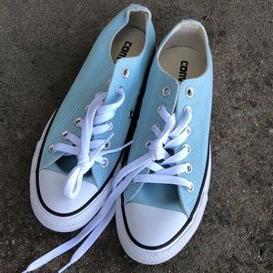 NWOT Baby Blue Converse Chuck Taylors